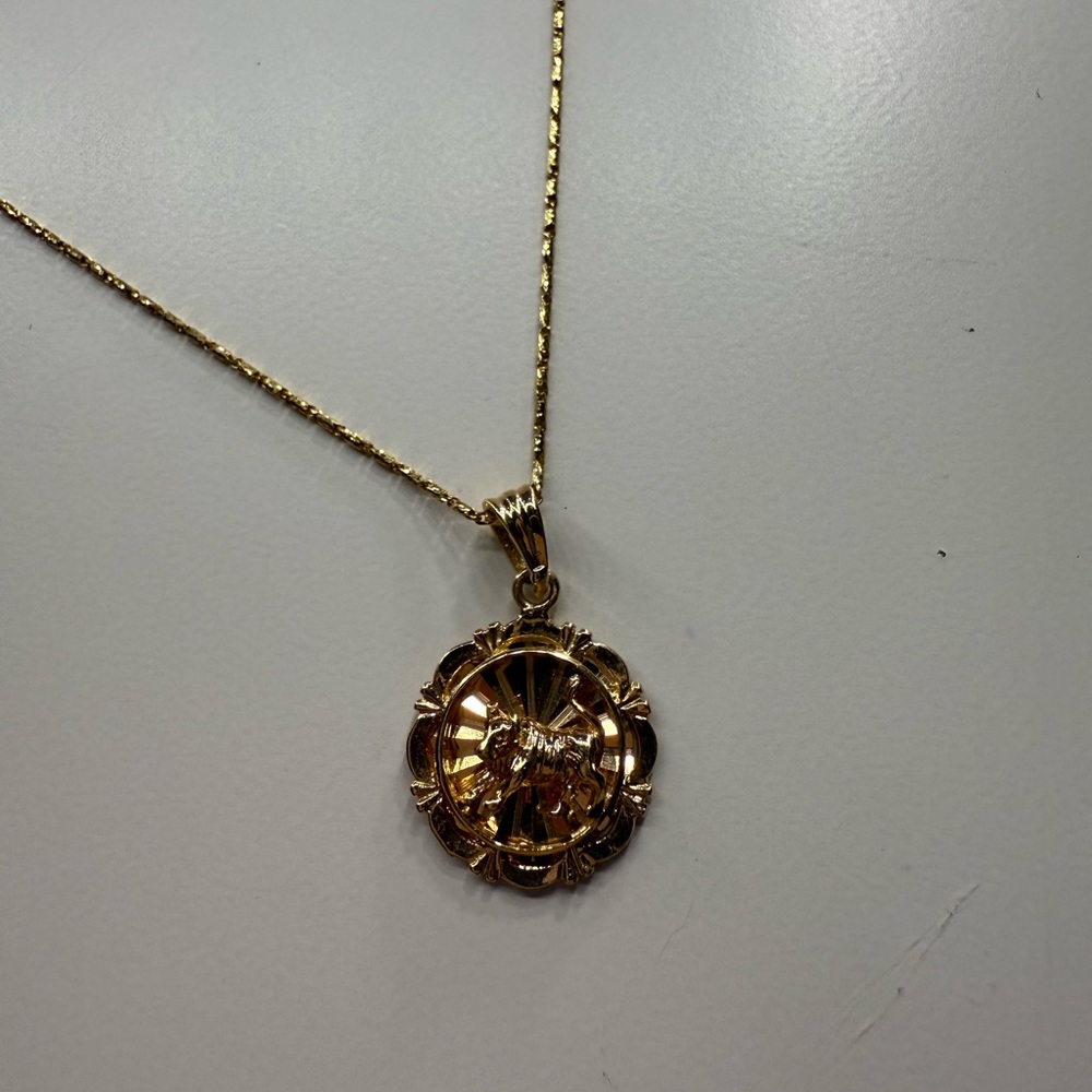 18k chain & pendant